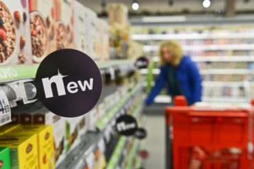 Vue de promos dans un supermarché.